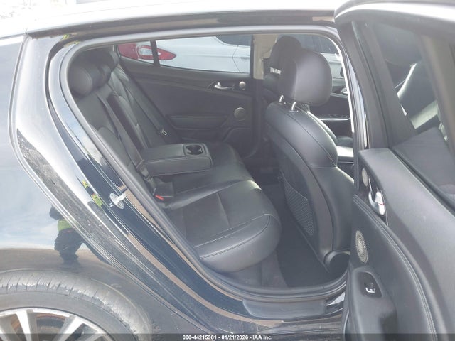 KIA STINGER PREMIUM - 8