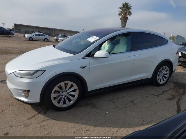 2018 TESLA MODEL X 14