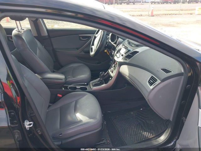 HYUNDAI ELANTRA SE - 5