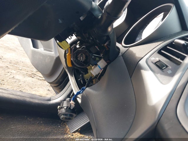 HYUNDAI ELANTRA SE - 6