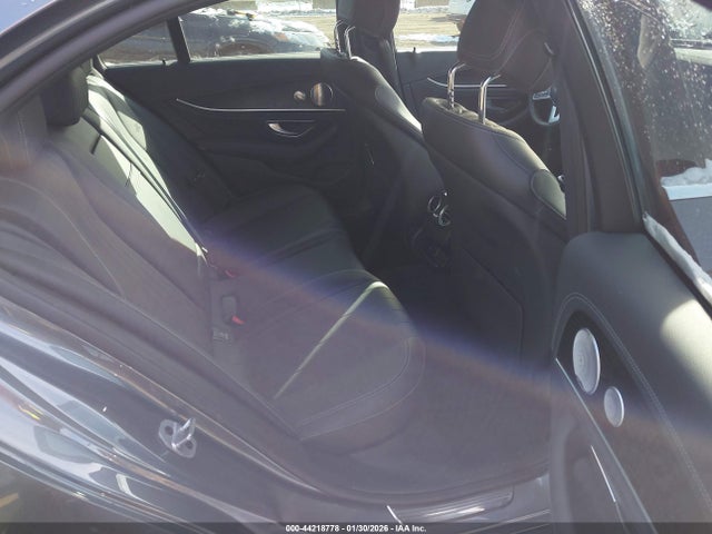 MERCEDES-BENZ E-CLASS - 8