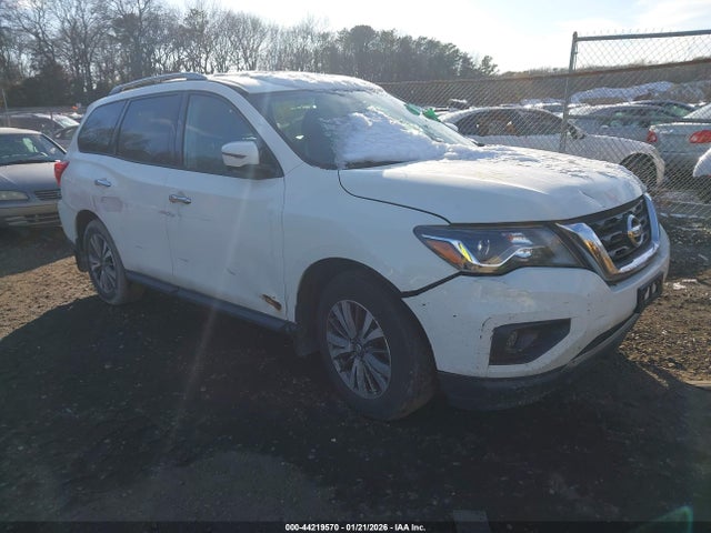 2017 NISSAN PATHFINDER SL