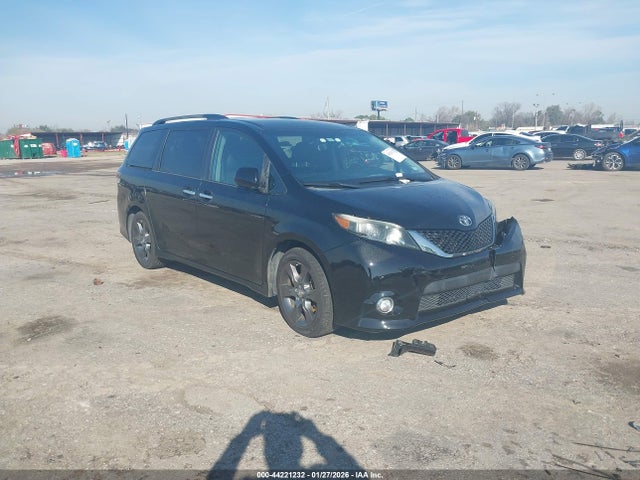 2015 TOYOTA SIENNA SE 8 PASSENGER