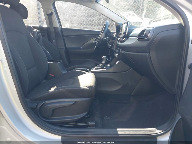 HYUNDAI ELANTRA GT - 5