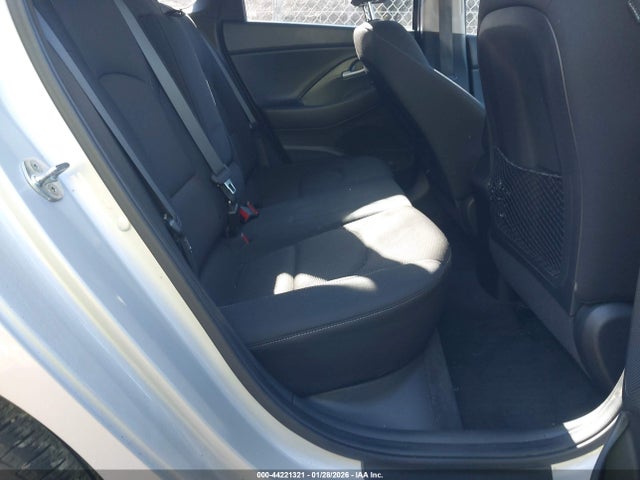 HYUNDAI ELANTRA GT - 8