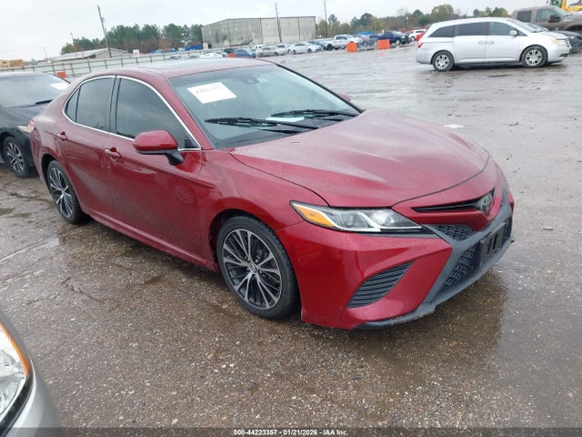 2018 TOYOTA CAMRY SE
