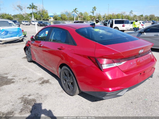 صورة 3 لـ 2021 Hyundai ELANTRA SEL