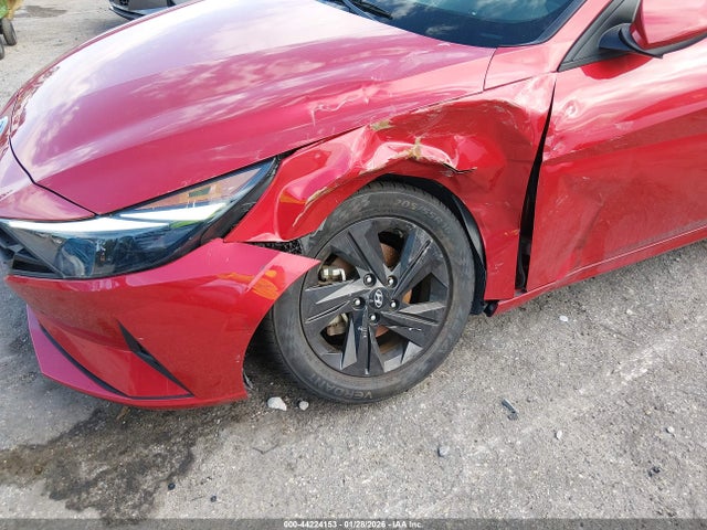 صورة 6 لـ 2021 Hyundai ELANTRA SEL