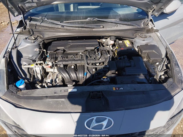 HYUNDAI ELANTRA LIMITED - 10