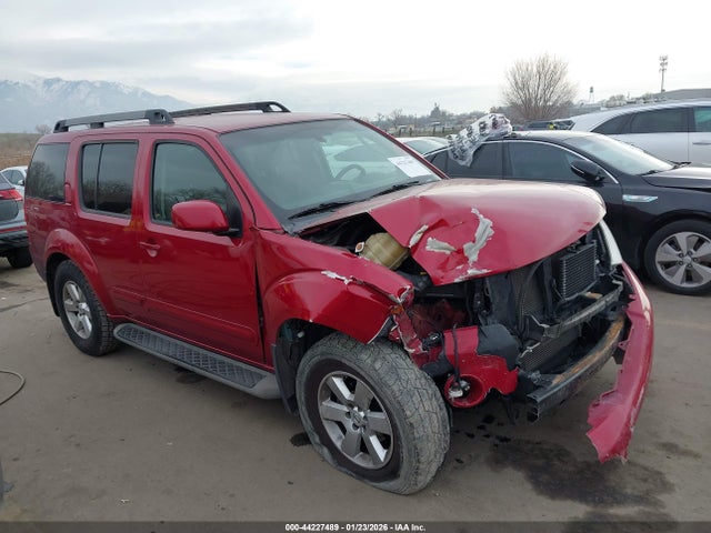 2012 NISSAN PATHFINDER SV