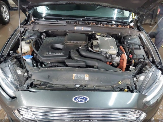 صورة 10 لـ 2015 FORD FUSION HYBRID SE