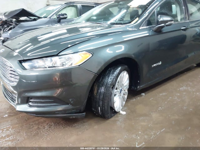صورة 6 لـ 2015 FORD FUSION HYBRID SE