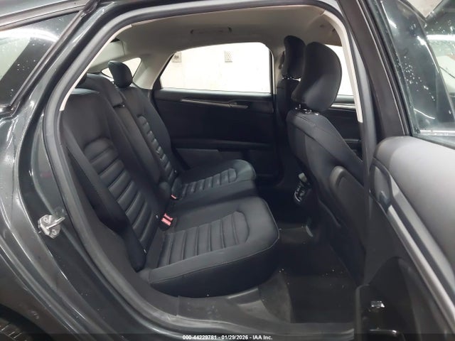صورة 8 لـ 2015 FORD FUSION HYBRID SE