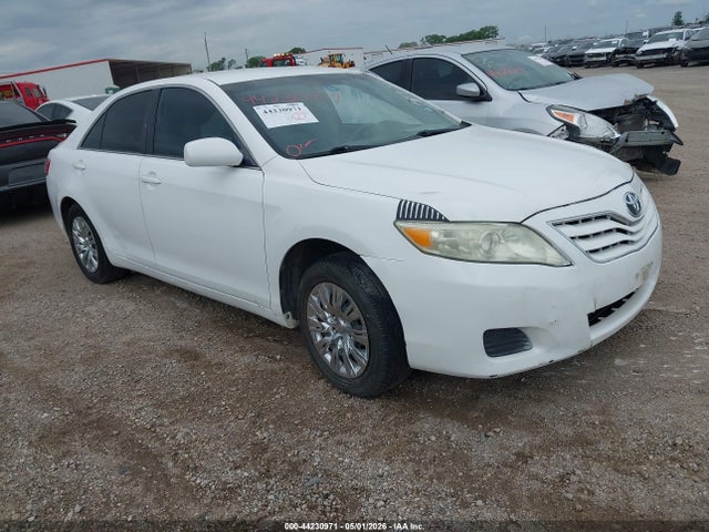 2011 TOYOTA CAMRY LE