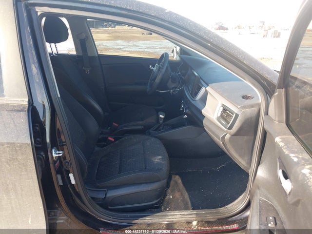 KIA RIO - 5