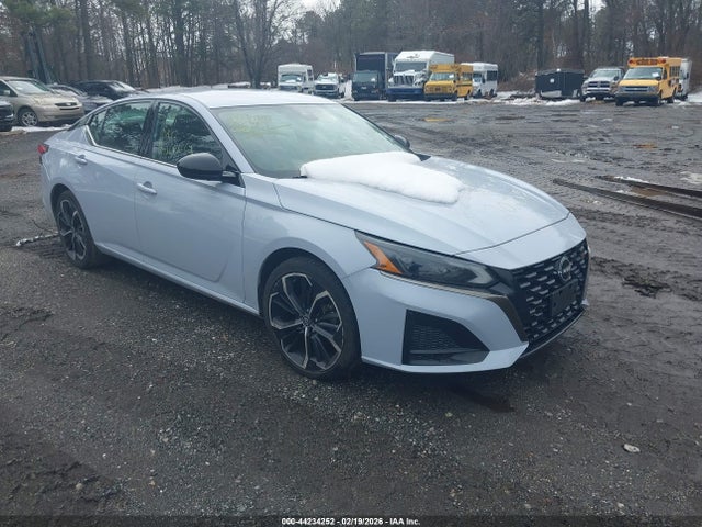 2023 NISSAN ALTIMA SR FWD