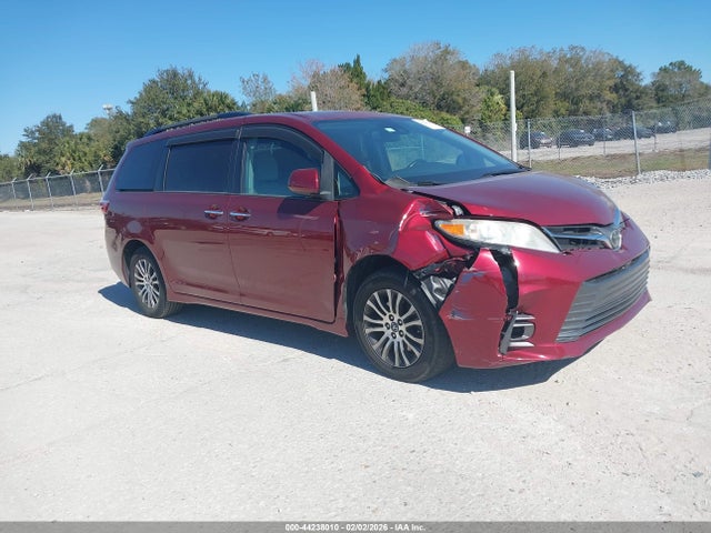 2018 TOYOTA SIENNA XLE 8 PASSENGER
