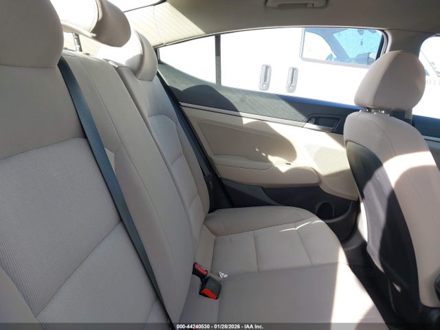 HYUNDAI ELANTRA SEL - 8