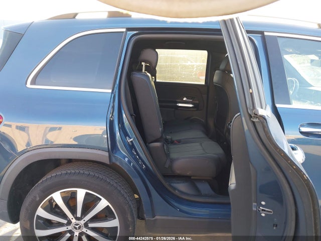 2023 MERCEDES-BENZ GLB 250 4MATIC 8
