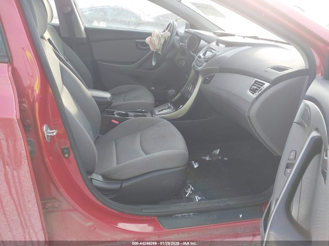 HYUNDAI ELANTRA GLS - 5