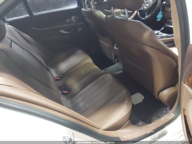 MERCEDES-BENZ E-CLASS - 8