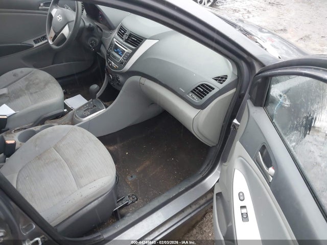 HYUNDAI ACCENT GLS - 5