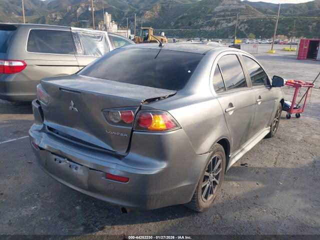 2016 Mitsubishi LANCER ES 照片 4