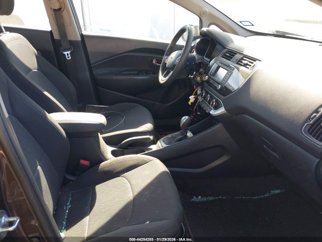 KIA RIO EX - 5