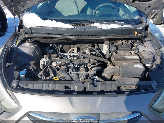 HYUNDAI ACCENT SE - 10