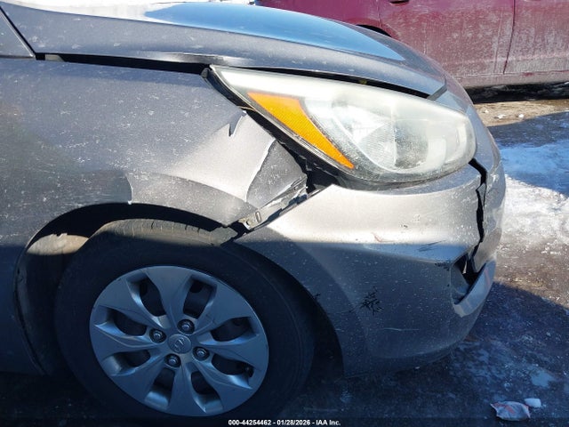 HYUNDAI ACCENT SE - 6