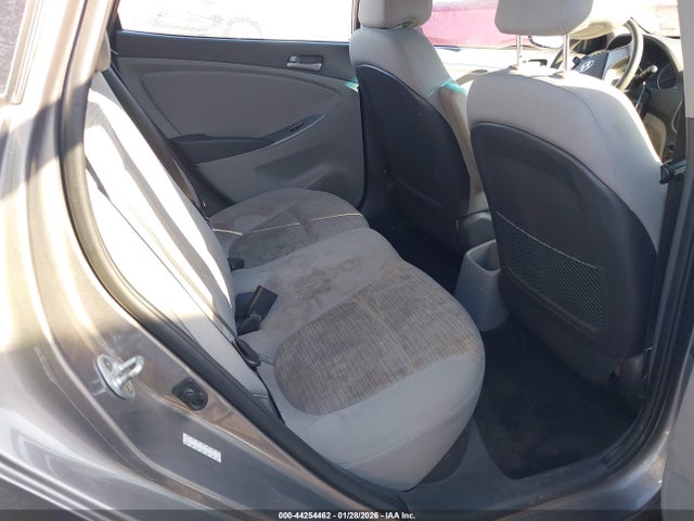 HYUNDAI ACCENT SE - 8