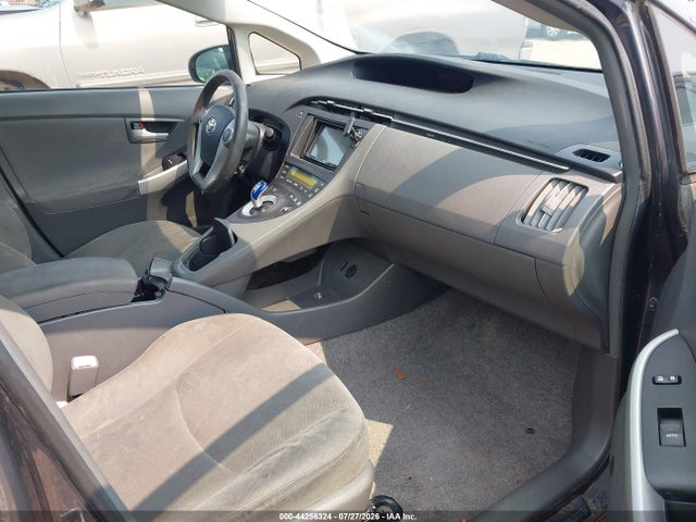 صورة 5 لـ 2011 Toyota PRIUS THREE