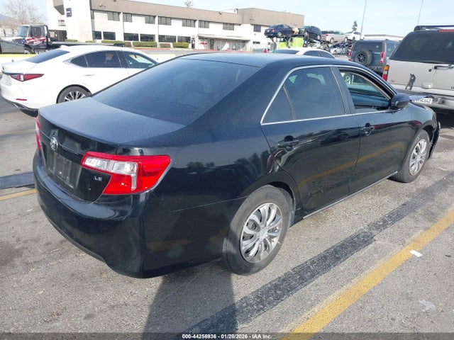 TOYOTA CAMRY - 4