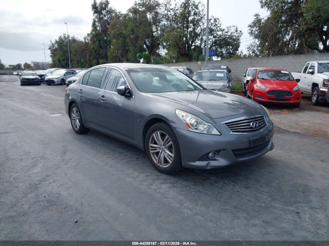 2015 INFINITI Q40 