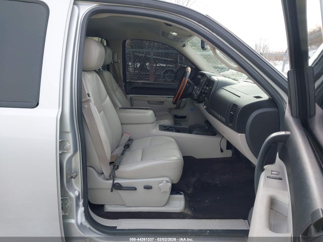 2010 Chevrolet SILVERADO 1500 LT 照片 5