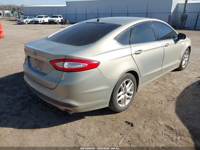 FORD FUSION SE - 4