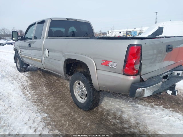 CHEVROLET SILVERADO 2500HD LS - 3