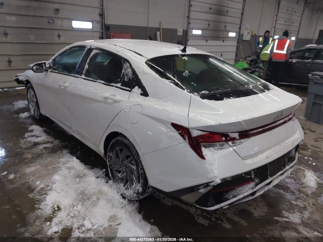 HYUNDAI ELANTRA SEL - 3