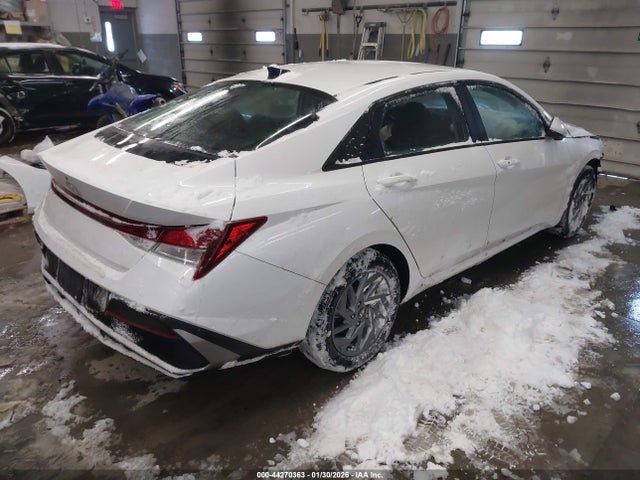 HYUNDAI ELANTRA SEL - 4