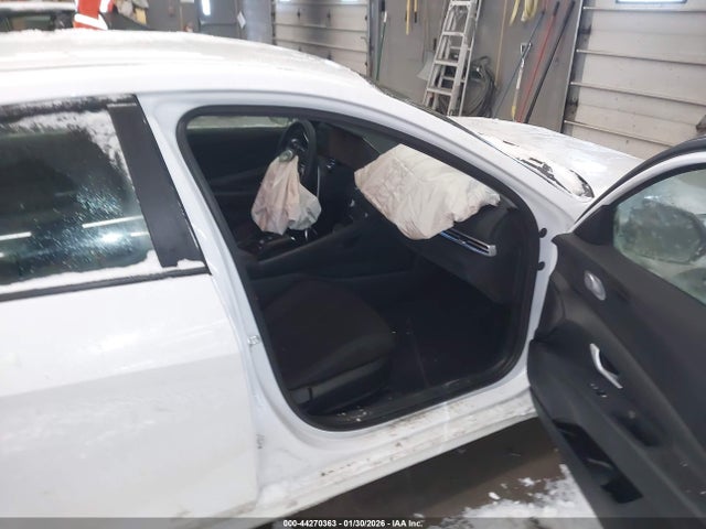 HYUNDAI ELANTRA SEL - 5