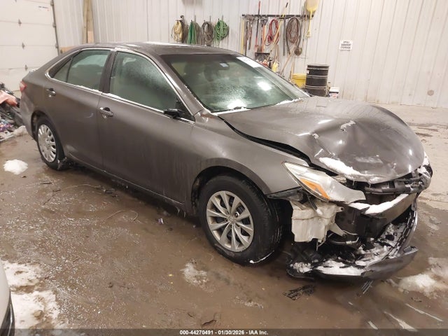 2015 TOYOTA CAMRY LE