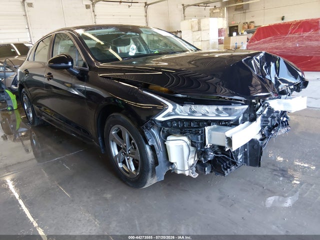 2022 KIA K5 LXS photo 1