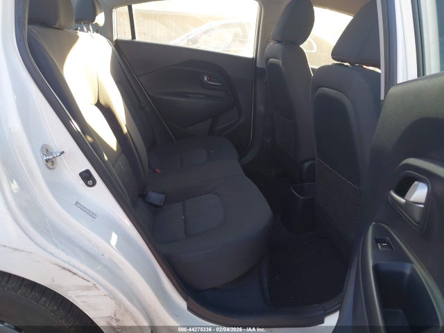 KIA RIO LX - 8