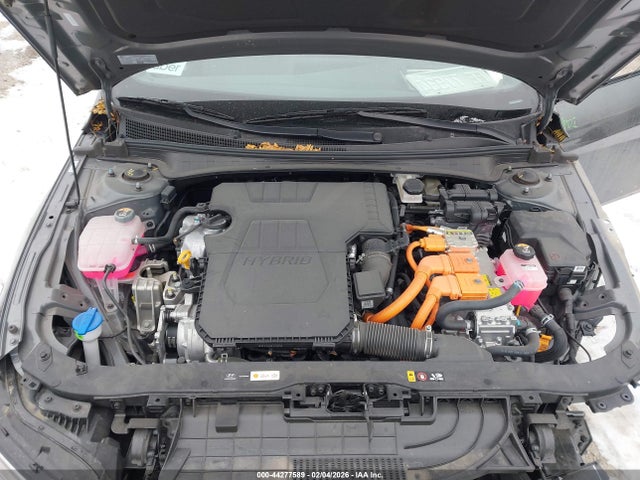 HYUNDAI ELANTRA HYBRID LIMITED - 10