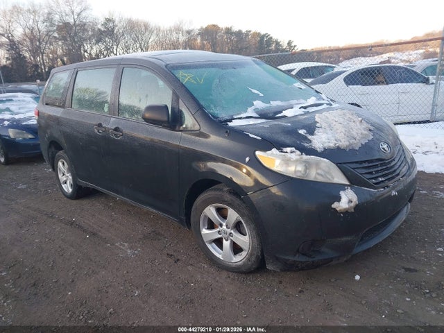 2014 TOYOTA SIENNA L V6 7 PASSENGER