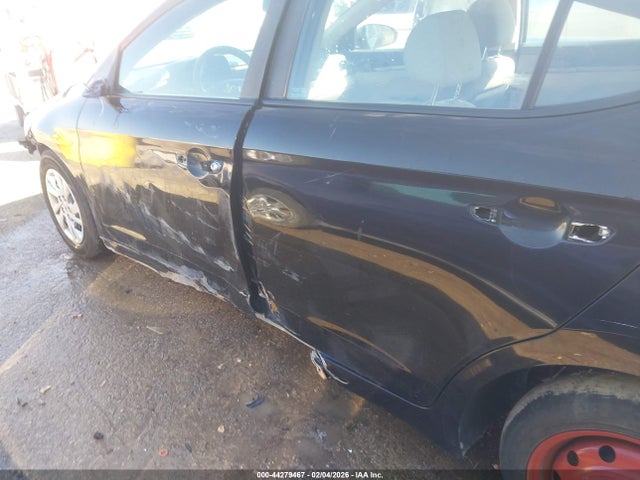 HYUNDAI ELANTRA SE - 6