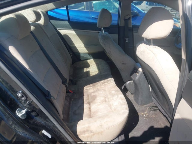 HYUNDAI ELANTRA SE - 8