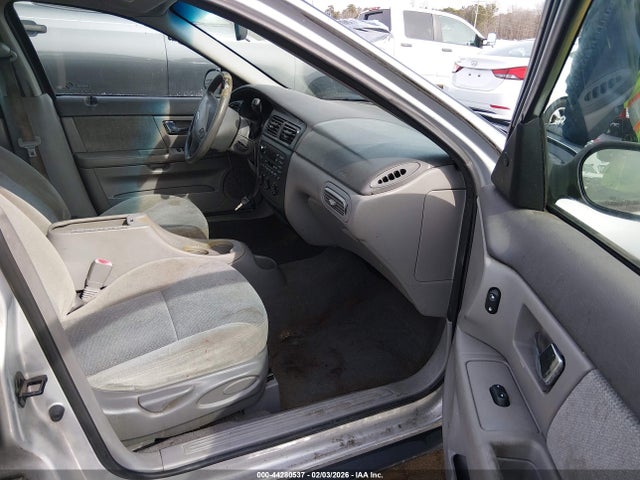FORD TAURUS SE - 5