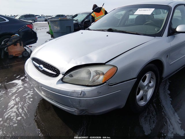 FORD TAURUS SE - 6