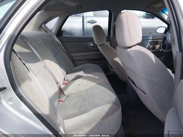 FORD TAURUS SE - 8